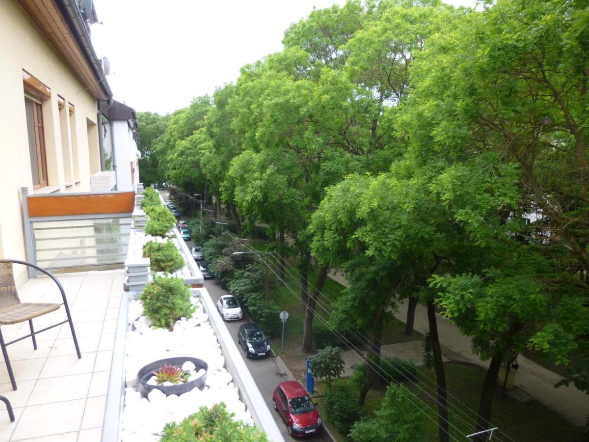 Sunny Loft Kecskemet Apartment ภายนอก รูปภาพ
